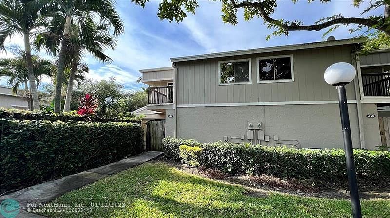 1st image of 632 Commodore Dr #632