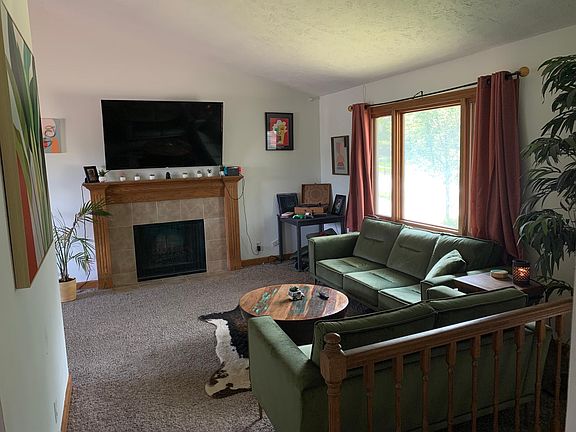 4th image of 832 Gayle St