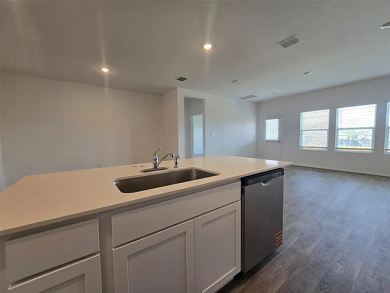 352 San Juan Trl — Photo 13