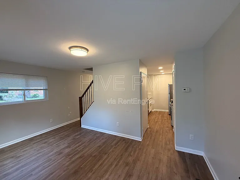 5425 Stewart Ave #4 — Photo 3