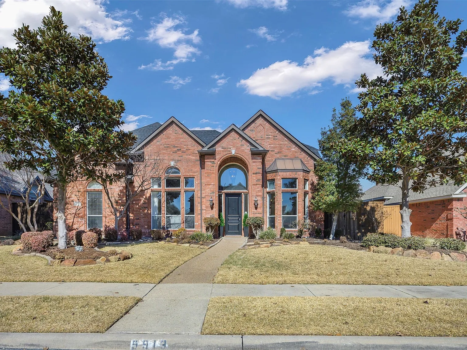 4 bed, 3.0 bath, 3354 sqft, $16,000 — Photo 2