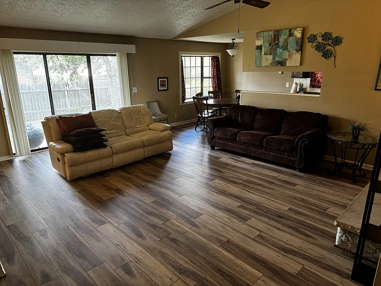 5702 Kentford Cir — Photo 4