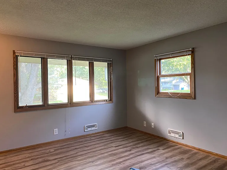 348 Belle Aire Dr — Photo 3