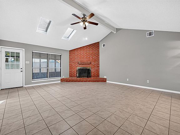 3rd image of 3022 Mosby Dr