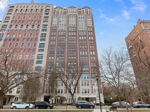 2440 N Lakeview Ave #16D, Chicago, IL 60614