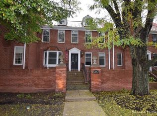 305 S 7th St, Geneva, IL 60134
