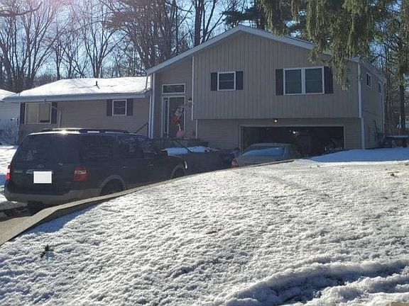 3rd image of 5713 Perrine Rd