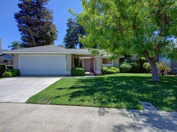 2202 Royal Wood Ln, Turlock, CA 95380