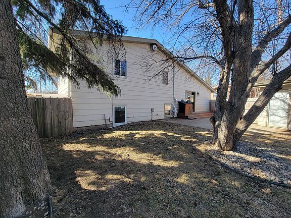 3rd image of 118 Church Dr