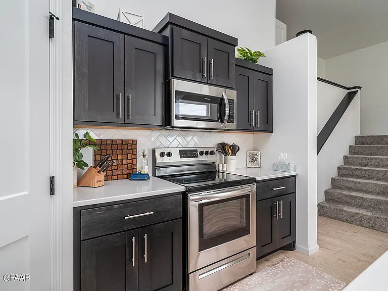 921 David Dr — Photo 27