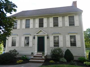 37 Oakland St, Amesbury, MA 01913