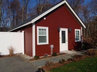 28 N Main St, Sherborn, MA 01770