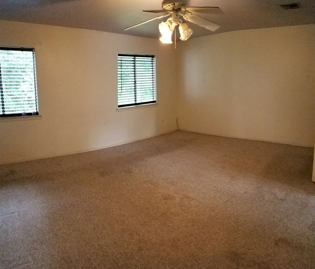 3 Bed 1.5 Bath $1000 — Photo 4