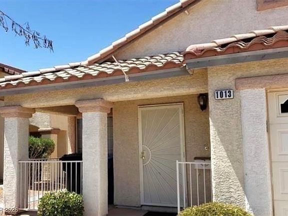 2nd image of 1013 Adobe Flat Dr