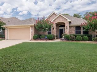 832 Roaring Springs Rd, Grand Prairie, TX 75052