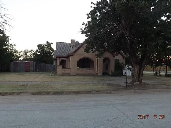 2nd image of 148 NW Avenue B