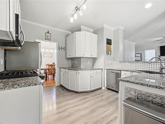 5th image of 1914 Treyburn Ln