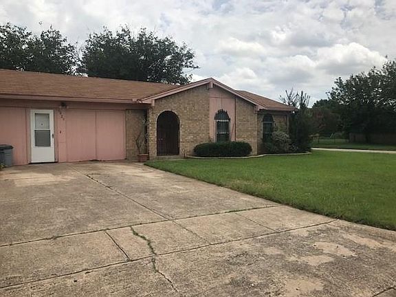 3rd image of 6829 Twin Oaks Dr