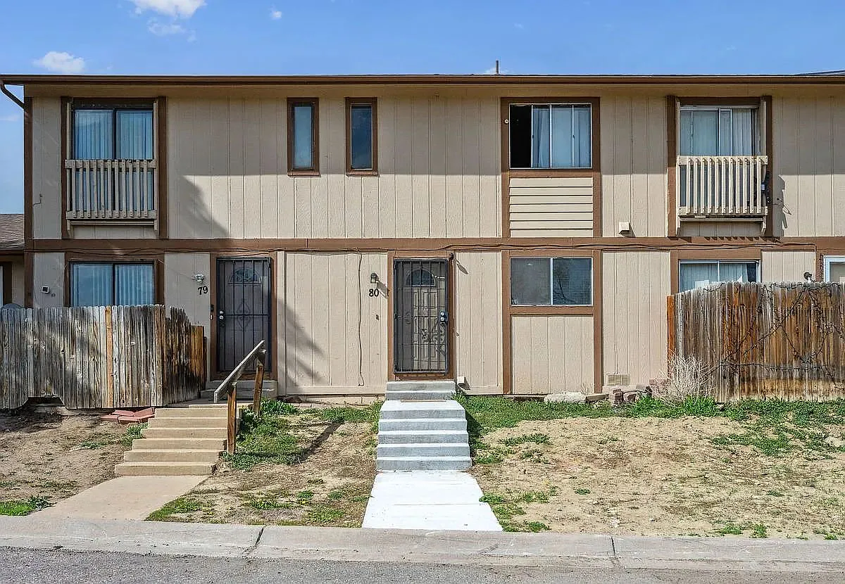 Charming 2bed/1.5 bath Townhome - Water Included — Photo 1