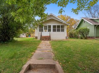 103 N Pine St, Vermillion, SD 57069