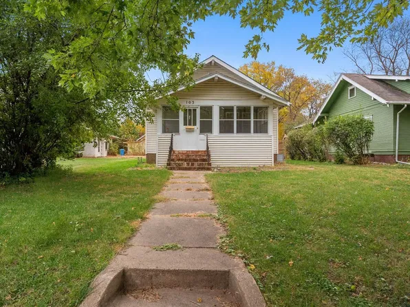 103 N Pine St, Vermillion, SD 57069