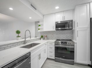 3630 Whitehall Dr APT 301, West Palm Beach, FL 33401