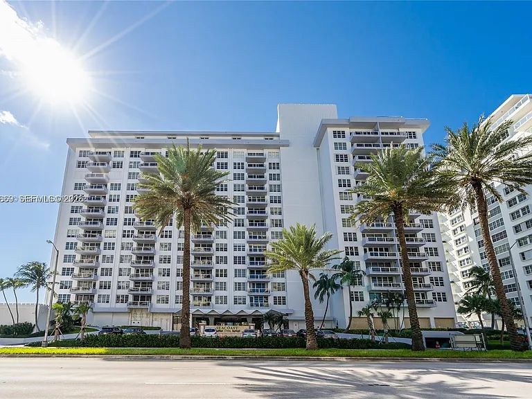 5700 Collins Ave #15D — Photo 30