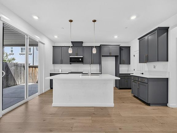5th image of 1619 Bronzewick Ln