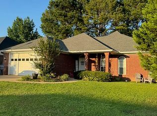 8524 Cottonwood Dr E, Meridian, MS 39305