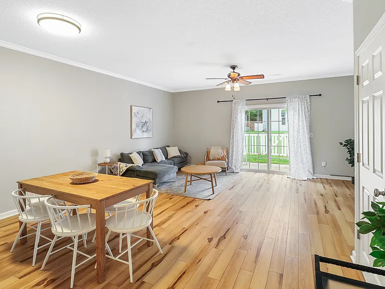 504 Auburn Square Dr — Photo 4