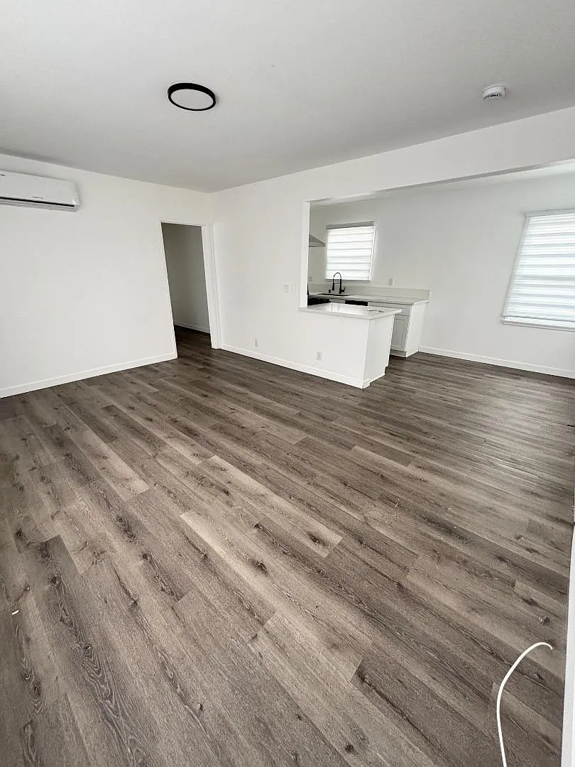 416 E Broadway - 406 Broadway — Photo 3
