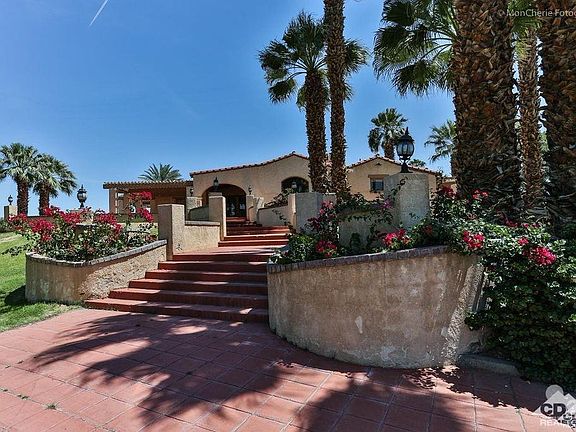 4th image of 82075 Country Club Dr Unit 33