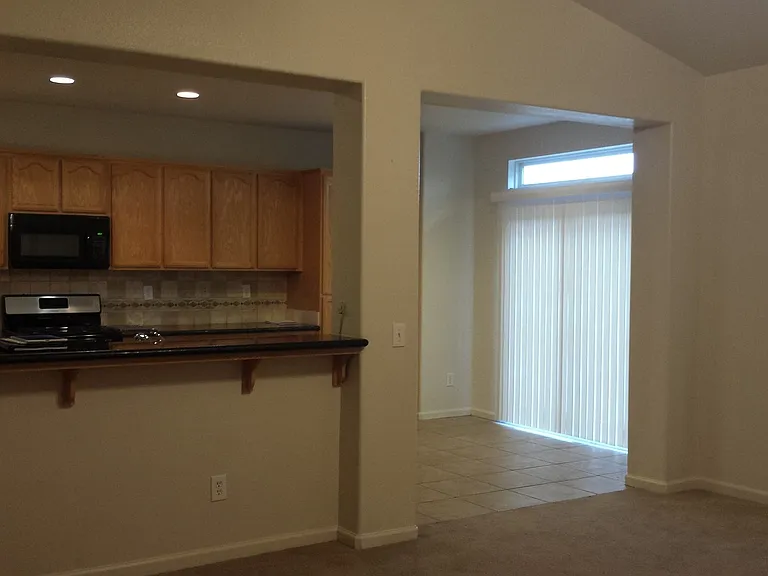 719 Rock Creek Ln — Photo 4