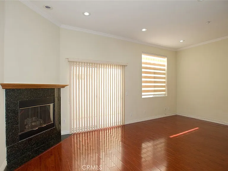 2345 Montrose Ave #5 — Photo 5