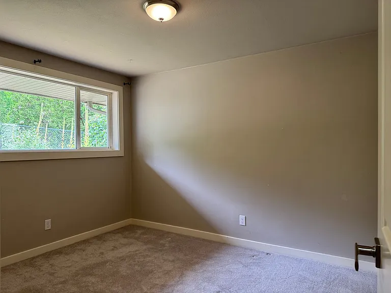10005 NE 31st Pl — Photo 12