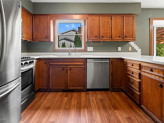 4th image of 980 Sunhaven Dr