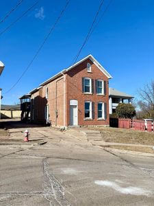 821 W 8th St, Dubuque, IA, 52001