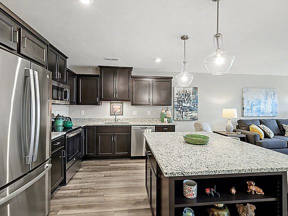 5th image of 648 Foxhill Dr #9-203