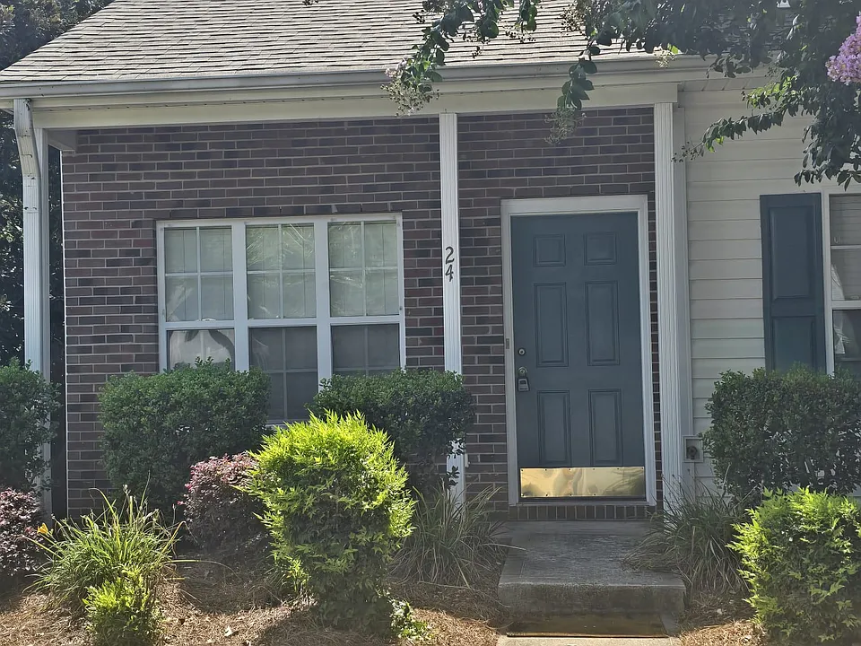 24 Tannenbaum Cir