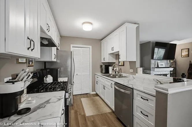 446 Valley Dr #201 — Photo 2