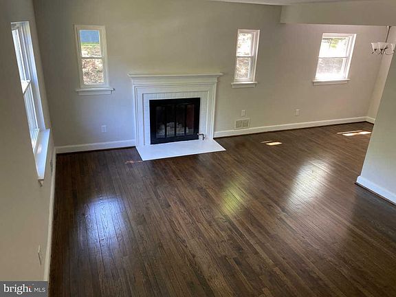 2nd image of 7009 Mason St