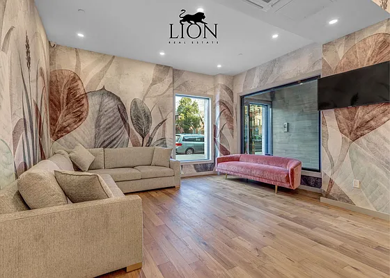 Rented by The Lion Real Estate | media 11