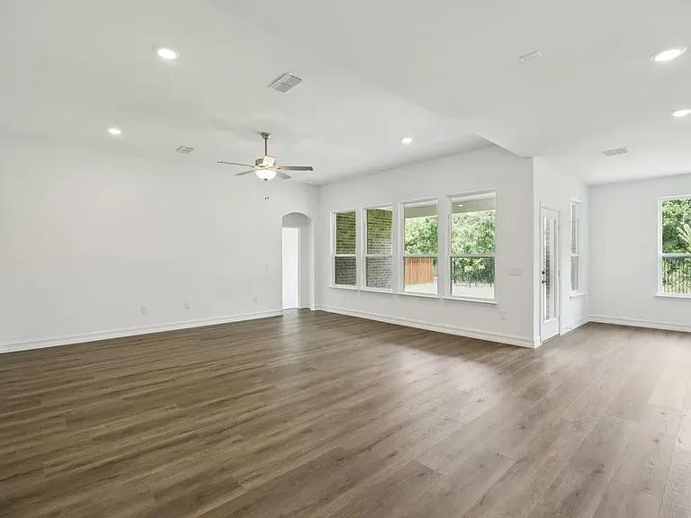 1820 Whispering Pines Dr — Photo 10