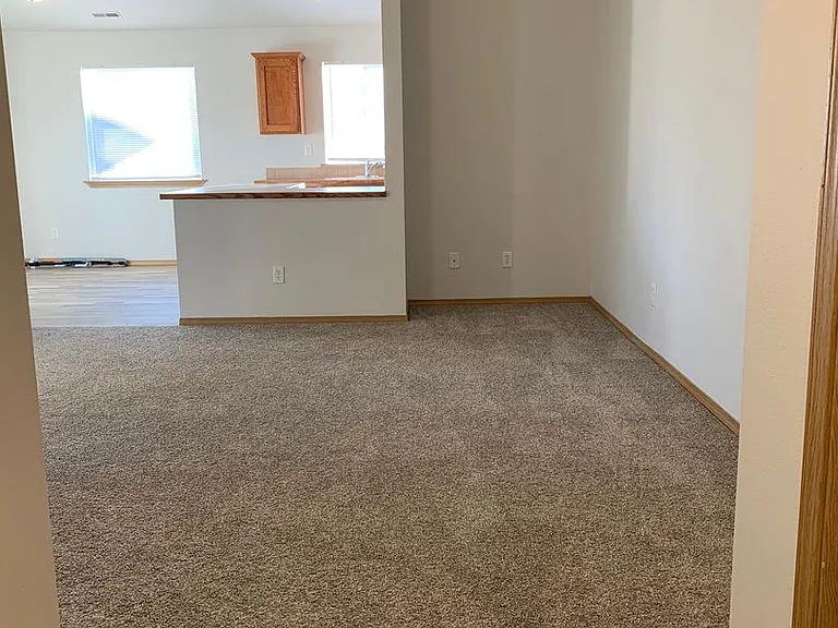 1945 E Wilson Ln — Photo 12