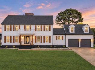 8 White House Dr, Poquoson, VA 23662