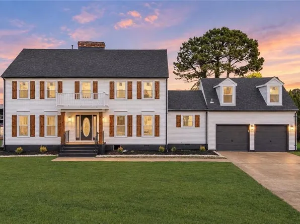 8 White House Dr, Poquoson, VA 23662
