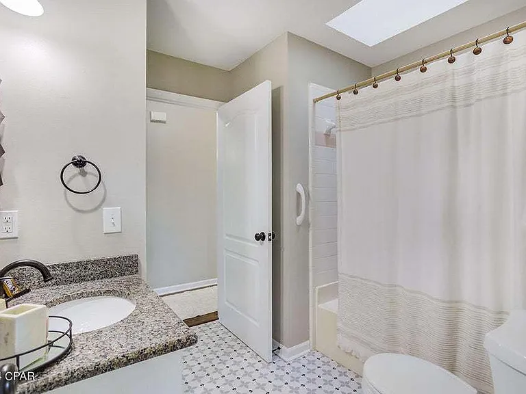 8107 Heritage Woods Ln — Photo 21