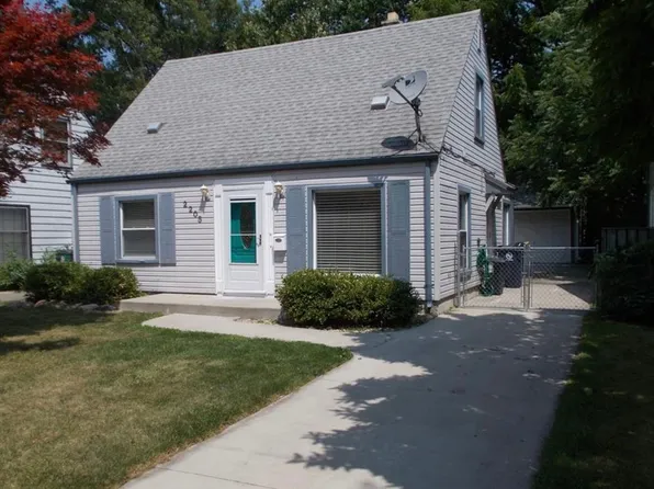 2205 E Ten Mile Rd, Royal Oak, MI 48067