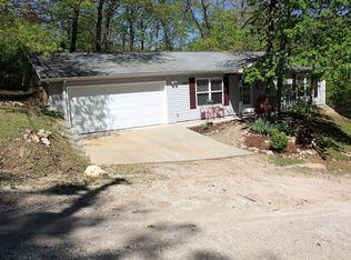 185 Cave Ave, Rockaway Beach, MO 65740