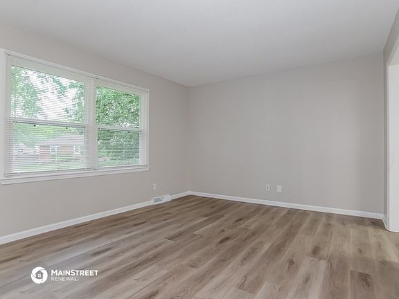 4th image of 13300 E 43rd Pl S